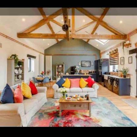 فيلا Tank Barn At Brook House, Nestled In The Welsh Hills, A Delightful Retreat ويلشبول المظهر الخارجي الصورة